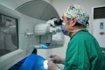 眼科医生陈军：专业、专注，一辈子只做一件事